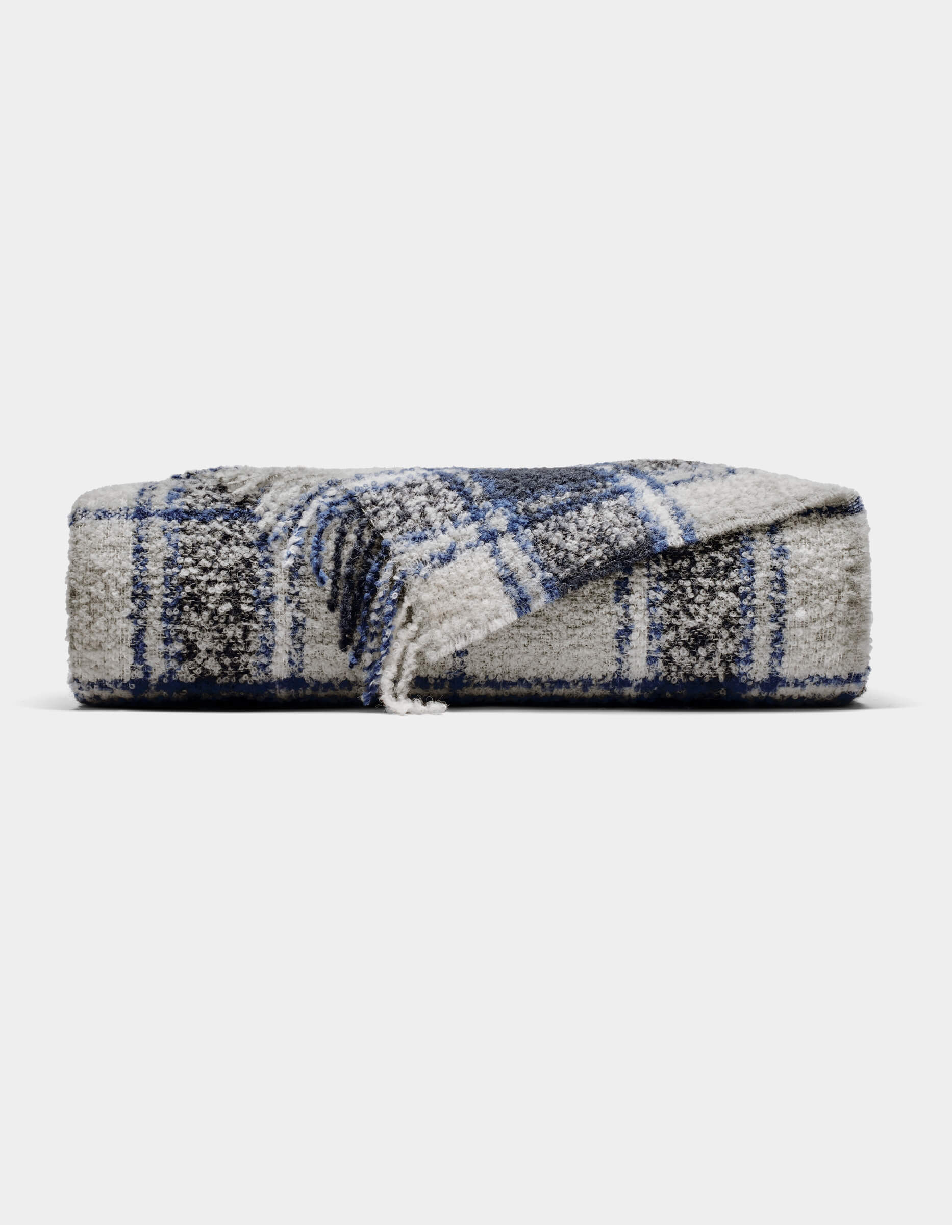 Alpaca Boucle Throw - Image 4