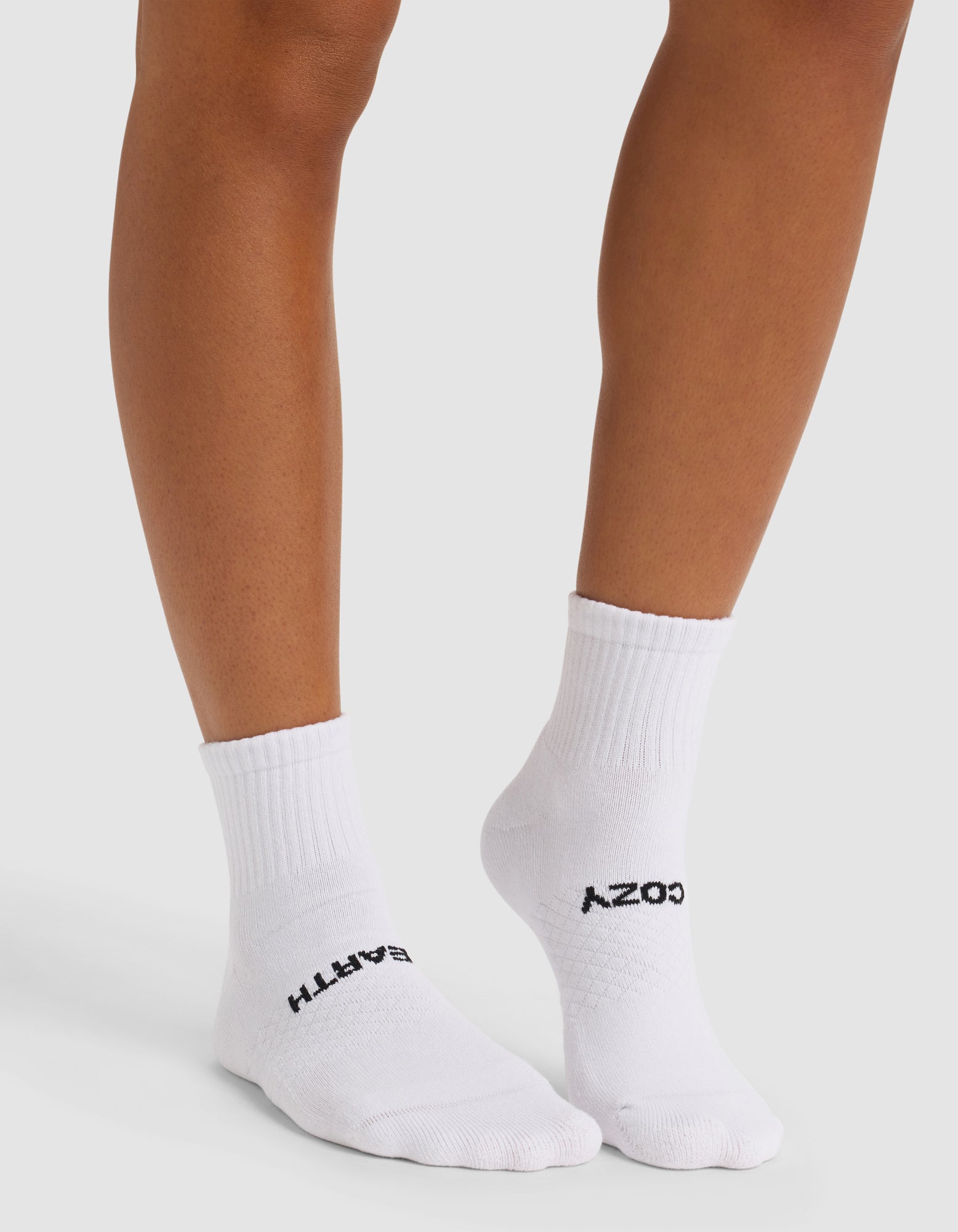 Women's Essential Quarter Sock 4-Pack - Image 2
